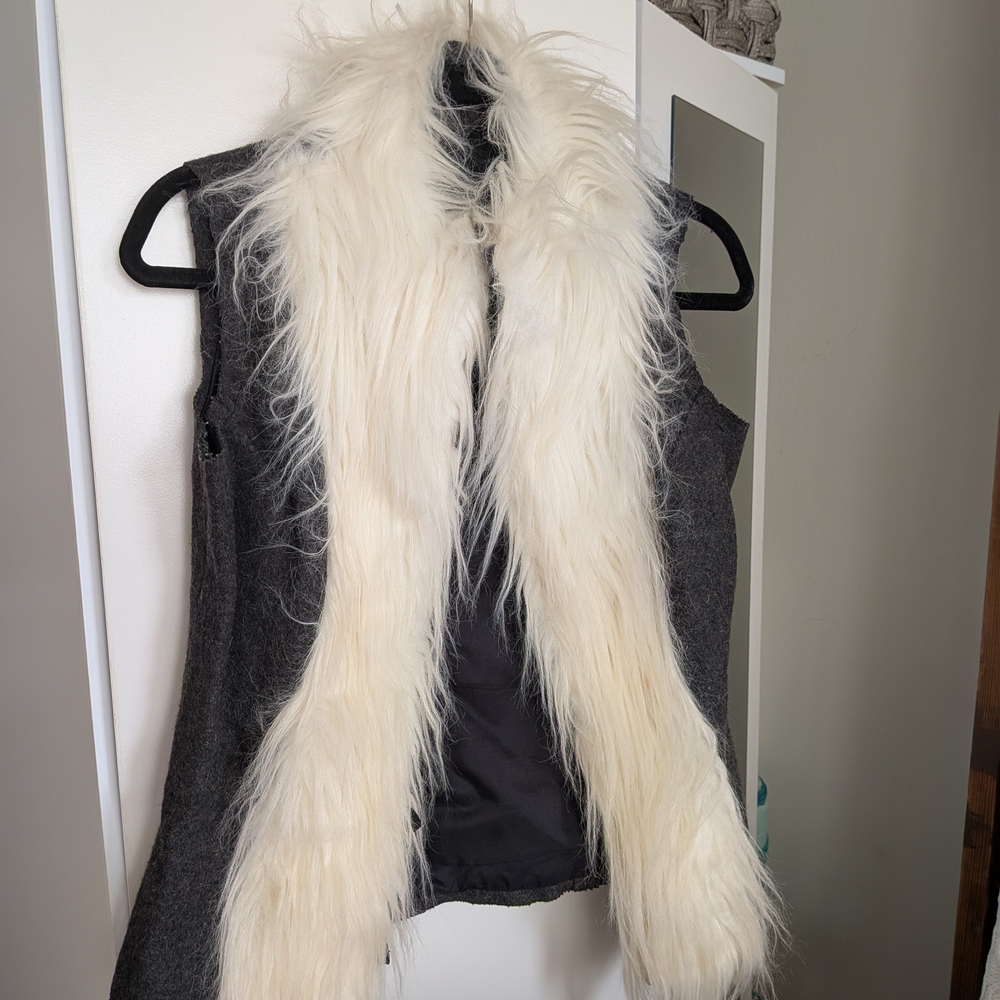Women's Faux Fur Trim Vest - Gray and White